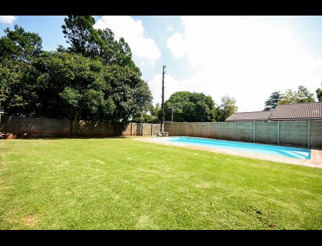 15 BEDROOM HOUSE FOR SALE IN RHODESFIELD